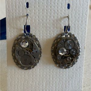 - NWT..VELVET MOON..vintage steampunk watch part  earrings/USA
